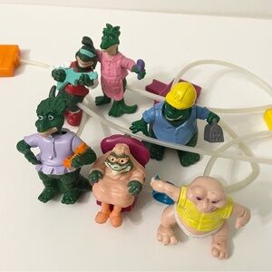 Vtg 90a Dinosaurs TV Show McDonalds Sinclair
Family Moving Toys